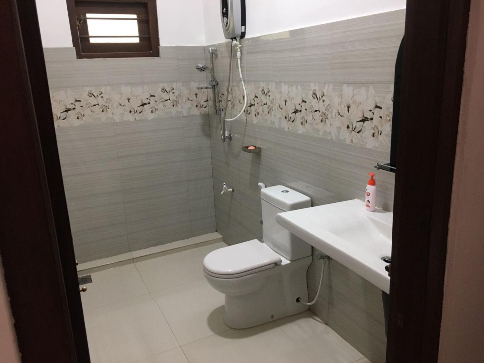 Bosadi Homestay Катунаяка Экстерьер фото