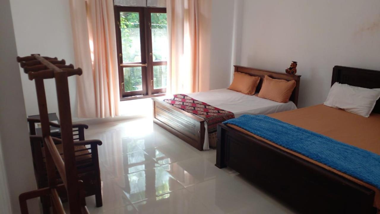 Bosadi Homestay Катунаяка Экстерьер фото
