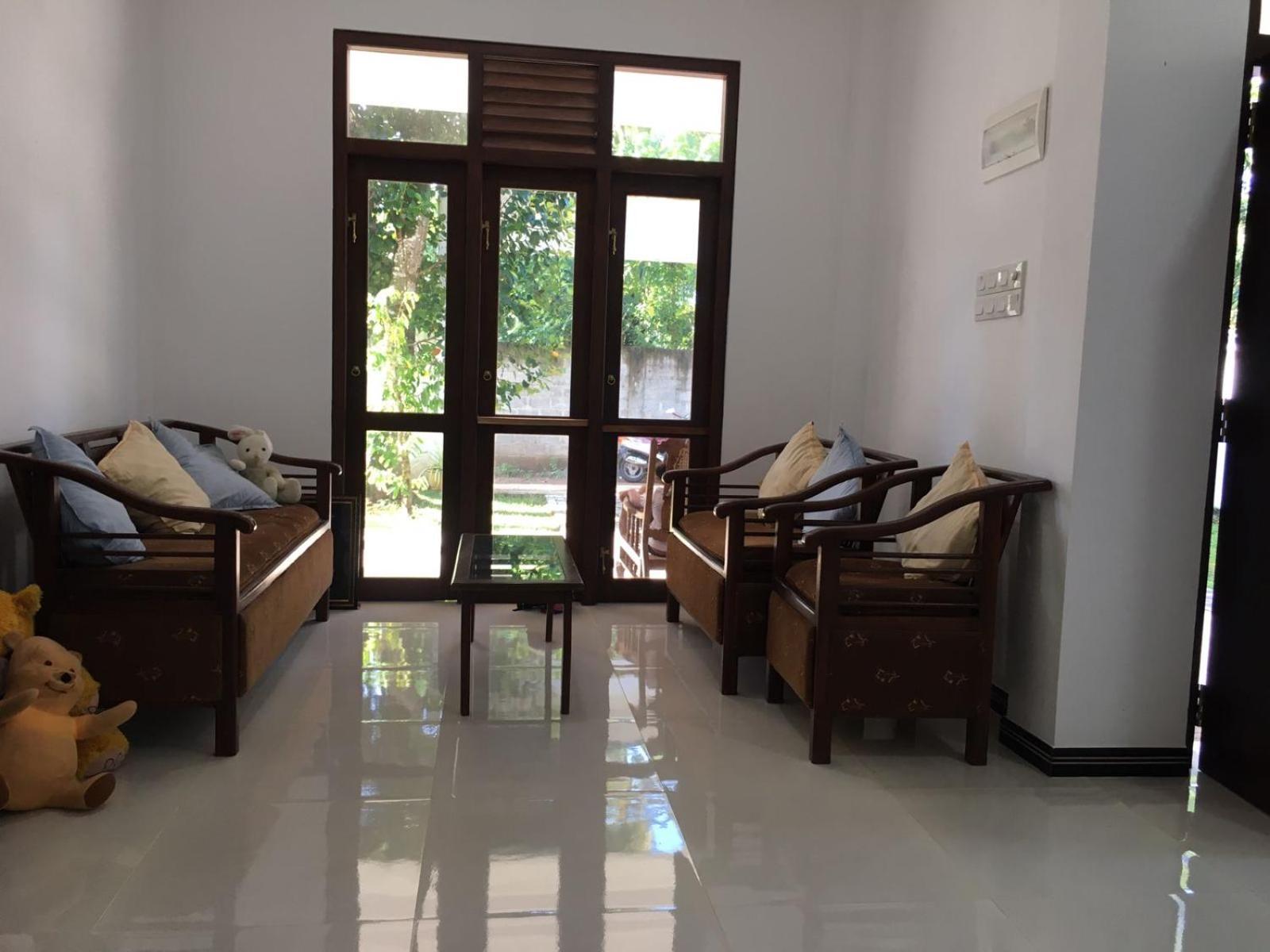 Bosadi Homestay Катунаяка Экстерьер фото