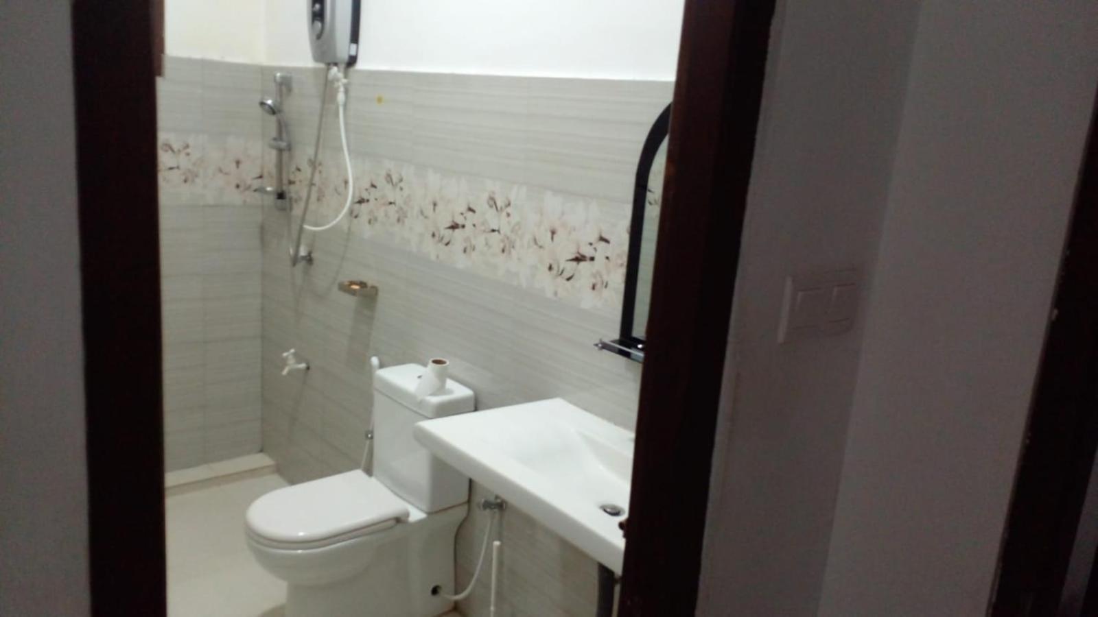 Bosadi Homestay Катунаяка Экстерьер фото
